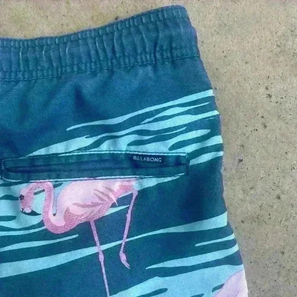 BILLABONG Laybacks Swim Trunks Pink Flamingo Tropical Motif Sz Small - Picture 7 of 7